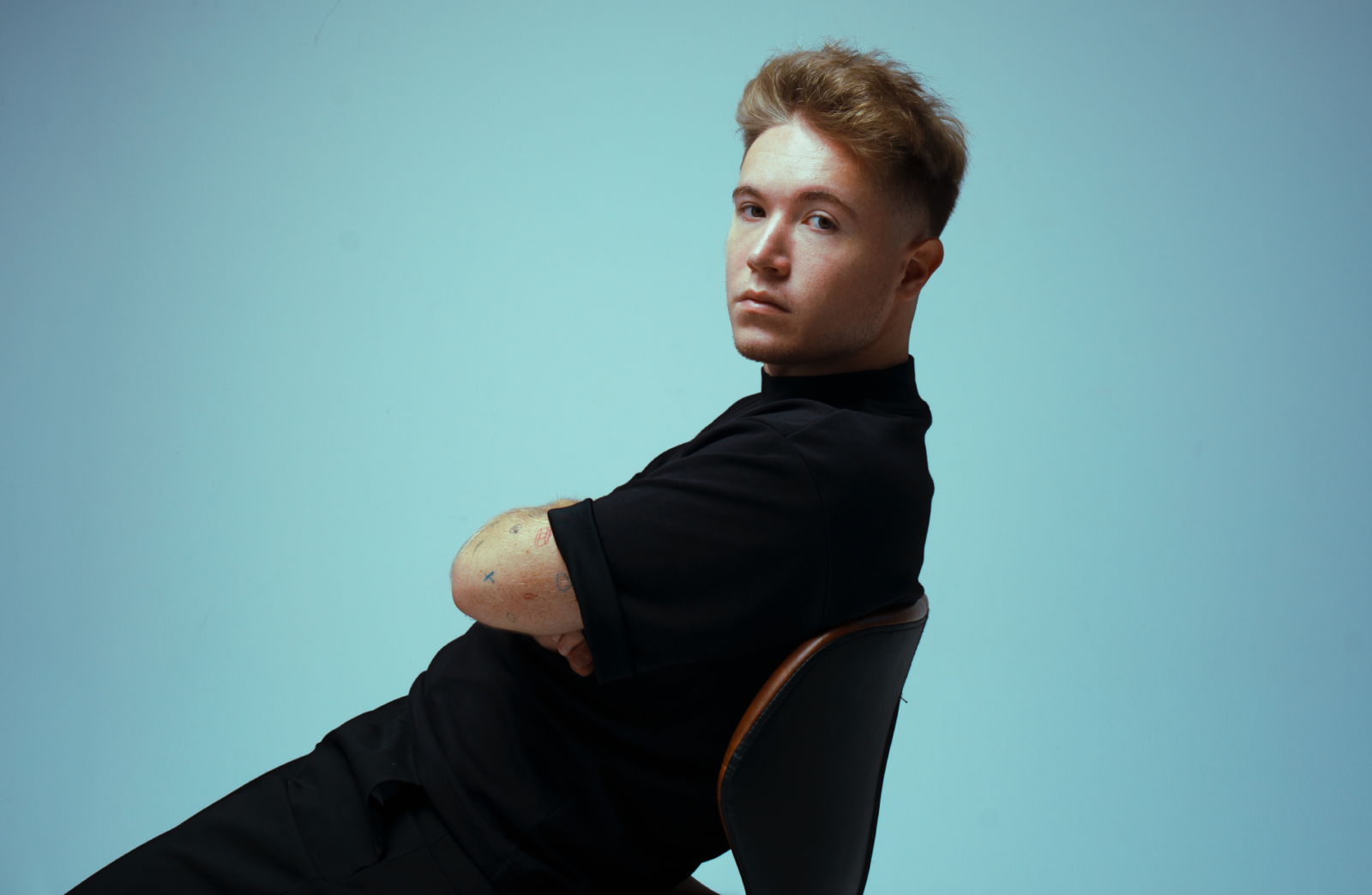 ALFA esce venerdì 18 ottobre con il nuovo singolo "Filo Rosso"