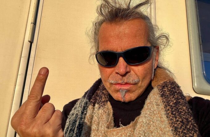 Piero Pelù abbandona X: "Dissenso civile" contro le dichiarazioni pericolose di Elon Musk