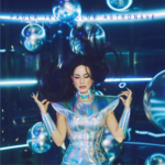 PAOLA IEZZI, fuori venerdì 6 dicembre il nuovo singolo "CLUB ASTRONAVE"