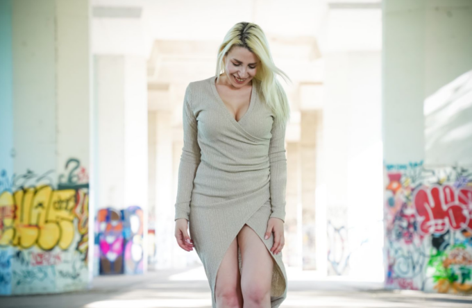 Ti saluta questo canto Romina Falconi