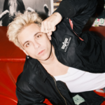 Alessio Bernabei: la rinascita dopo un passato segnato da errori, limiti e pressioni sociali, con il nuovo brano dei FOLLYA “Don’t cry”