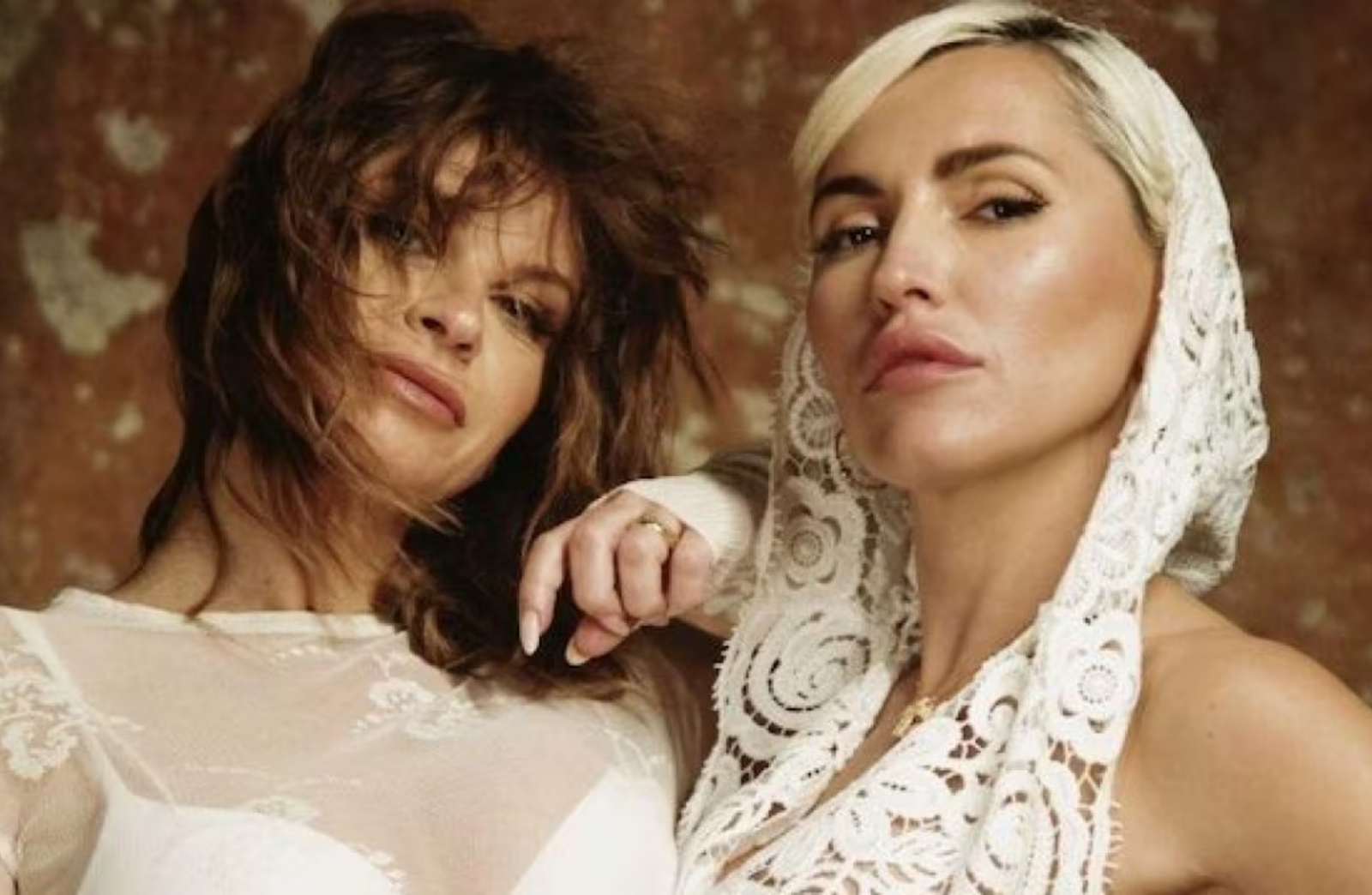 Serenata di Alessandra Amoroso e Serena Brancale