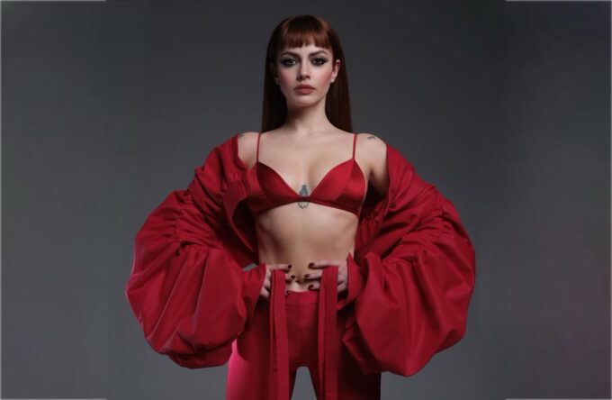 Annalisa “Ma io sono fuoco”