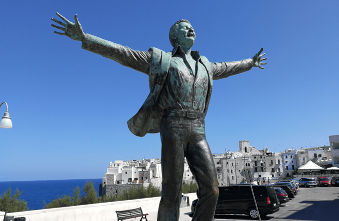 Polignano a Mare celebra Domenico Modugno