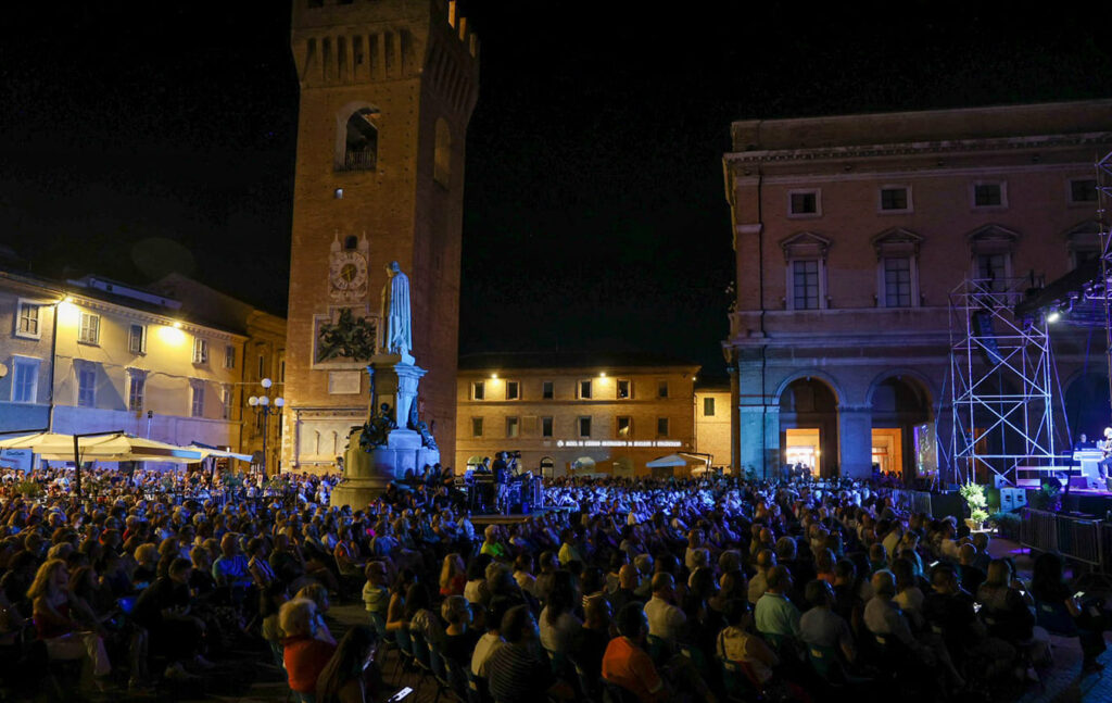 Recanati Piazza Giacomo Leopardi